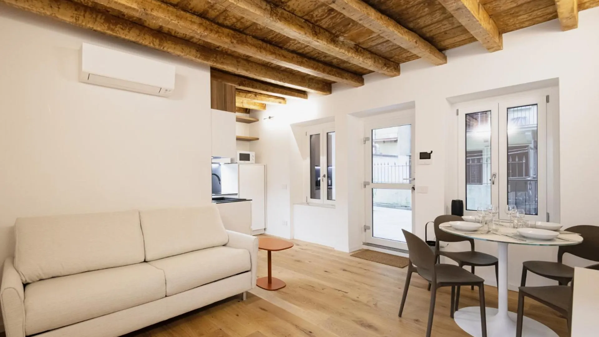 Apartment Ferienwohnung Easylife - Esclusivo Con Terrazzo A P.Ta Venezia Mailand